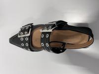 BLACK SHOE WITH STUDS